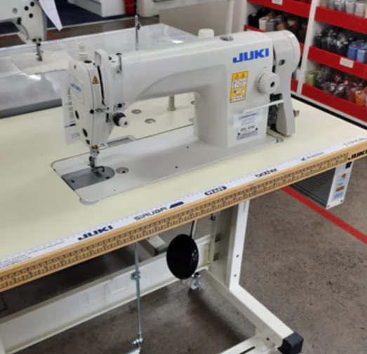 CUSTOM LABELS / Nikki Jones